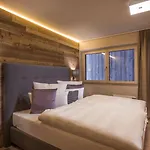 アパートホテル Postresidenz 4*