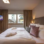 アパートホテル Postresidenz 4*