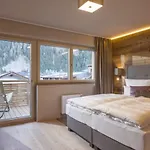 アパートホテル Postresidenz 4*